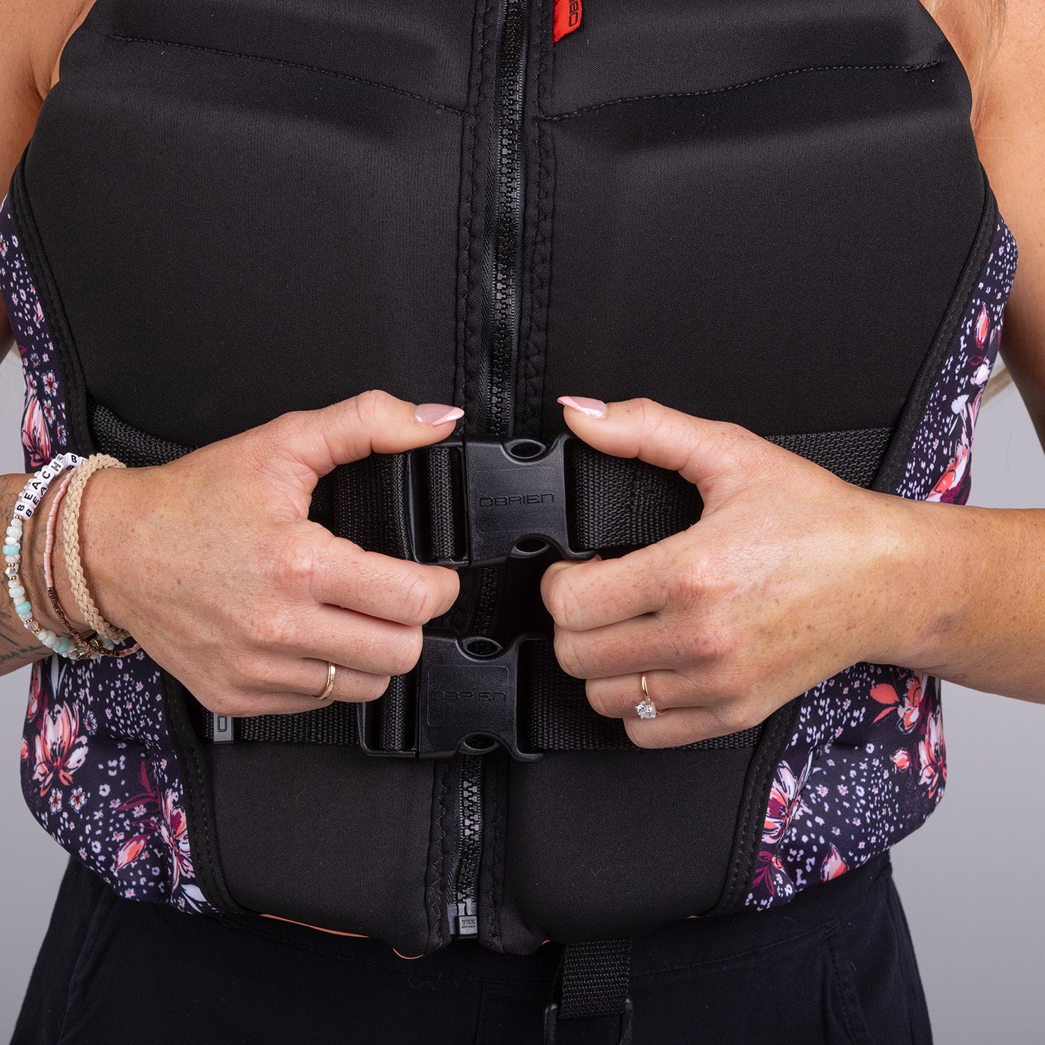 O'Brien Women's V-Back Life Jacket - Coral Floral - Image 5